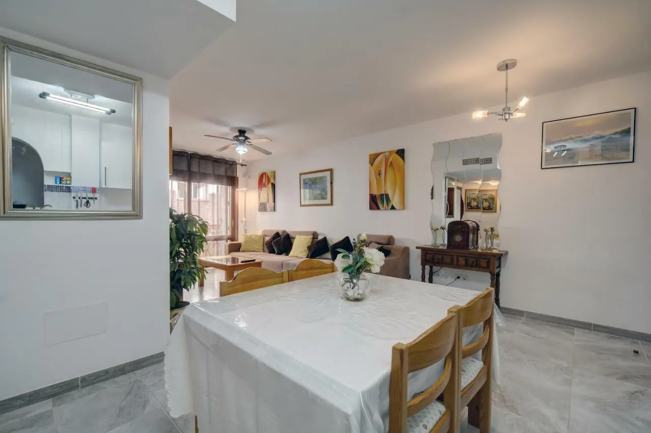 Victoria Apartment Εστεπόνα